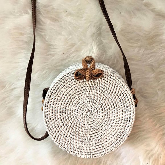 Lulus Handbags - WHITE RATTAN ROUND BAG